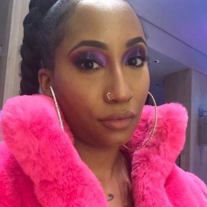 Meet your Posher, Rayandria